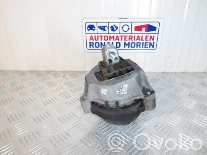 BMW 5 G30 G31 G38 Supporto di montaggio del motore 