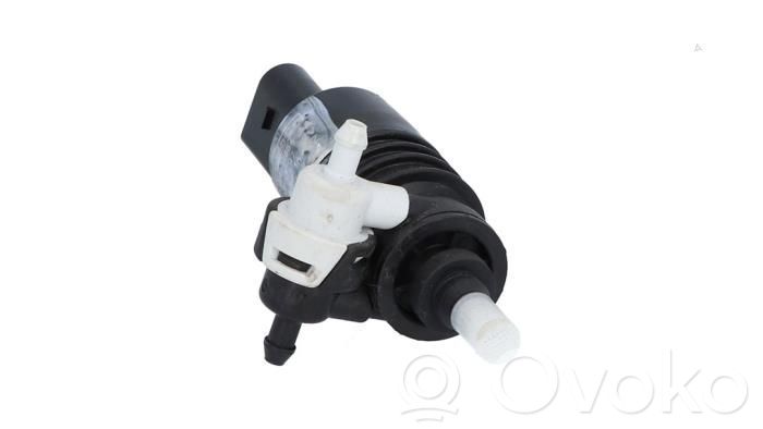 Ford Kuga II Windscreen/windshield washer pump 