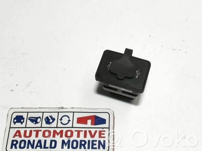 Iveco Daily 4th gen USB jungtis 
