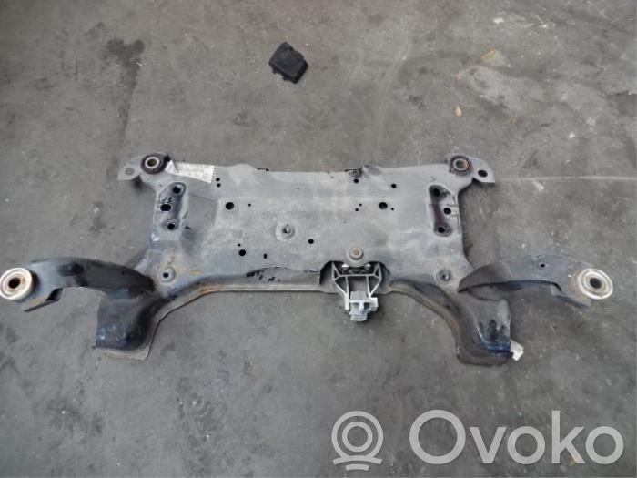 Ford Focus Priekinis traversas 