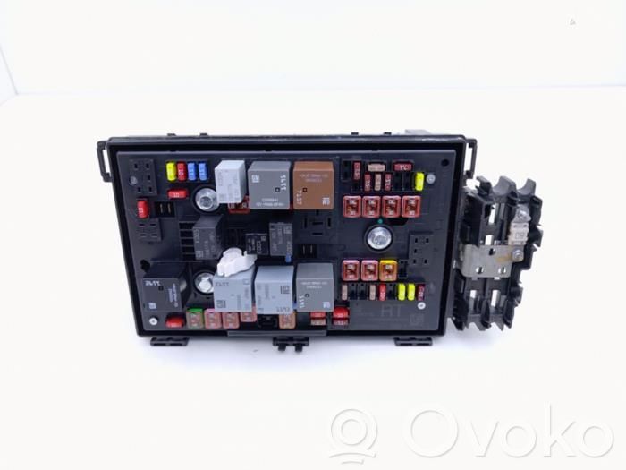Opel Astra J Fuse box set 