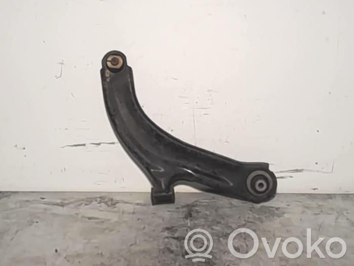 Renault Clio III Рычаг 