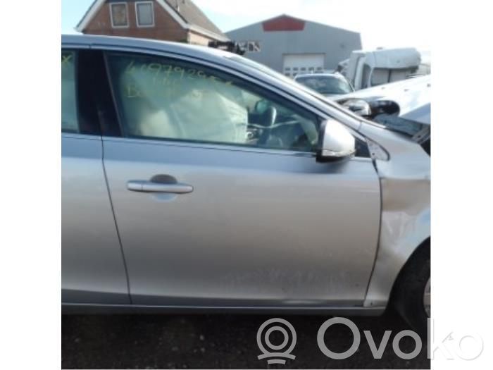 Volvo V40 Durvis 