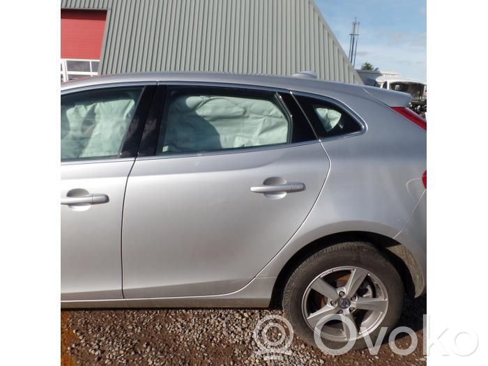 Volvo V40 Puerta trasera 