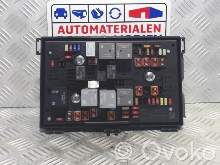 Opel Astra J Juego de caja de fusibles 