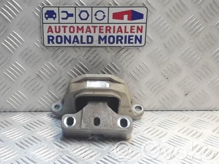 Skoda Citigo Engine mount bracket 