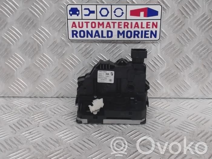 Opel Corsa E Aizmugurē slēdzene 
