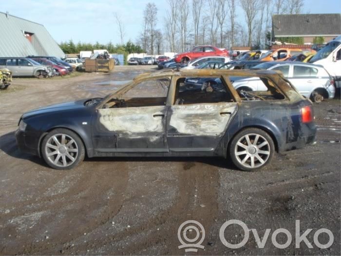 Audi A6 S6 C5 4B Galinis pusašis 