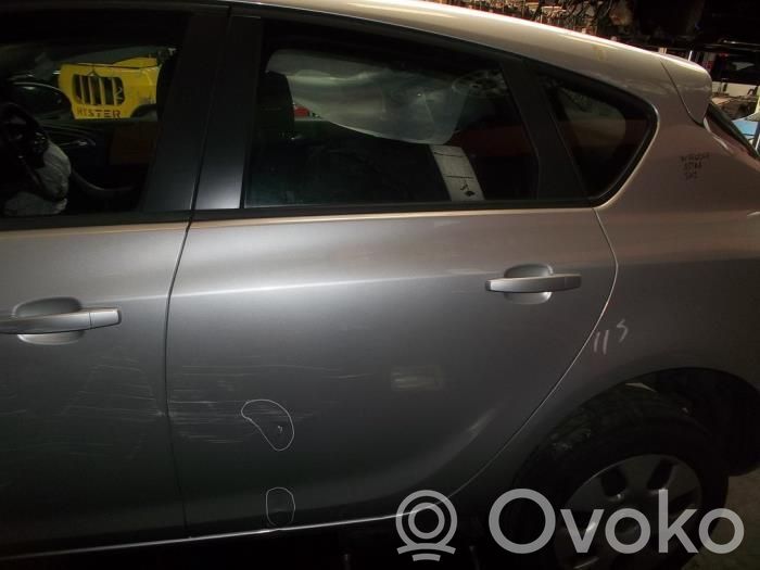 Opel Astra J Puerta trasera 
