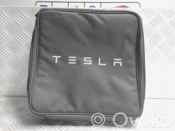 Tesla Model 3 Otros repuestos del interior 