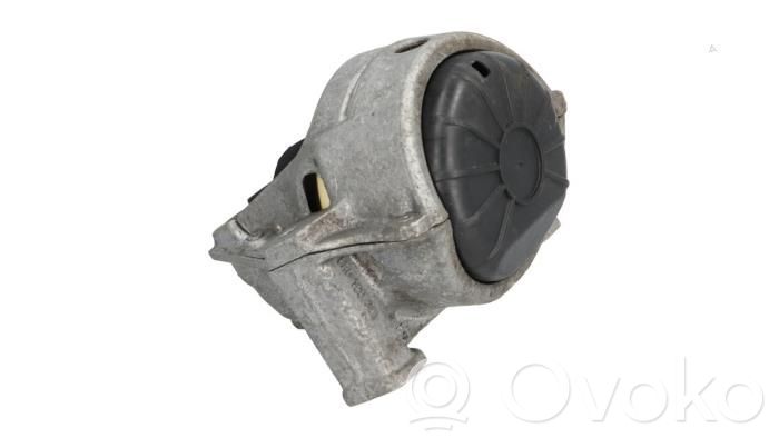 Audi A4 S4 B8 8K Engine mount bracket 