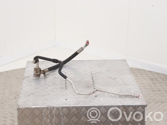 Audi TT Mk1 Ilmastointilaitteen putki (A/C) 