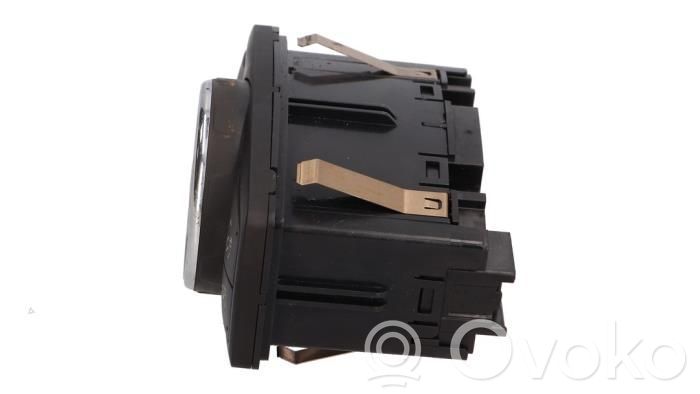Light switch   BM5T13A024CE