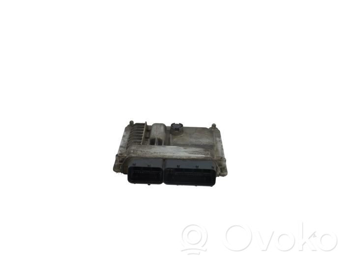 Volkswagen Golf VII Engine control unit/module 