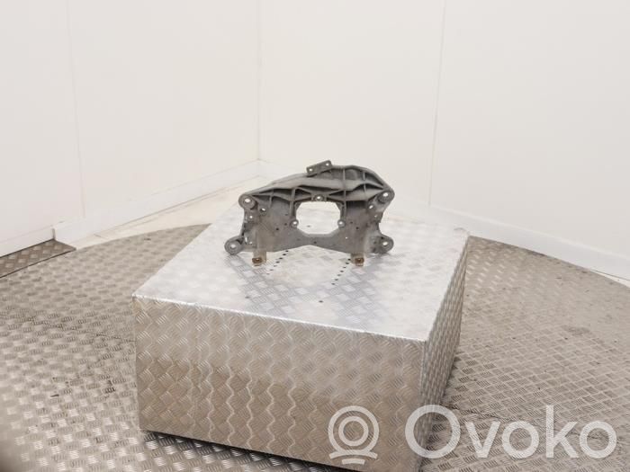 Audi A8 S8 D4 4H Gearbox mounting bracket 