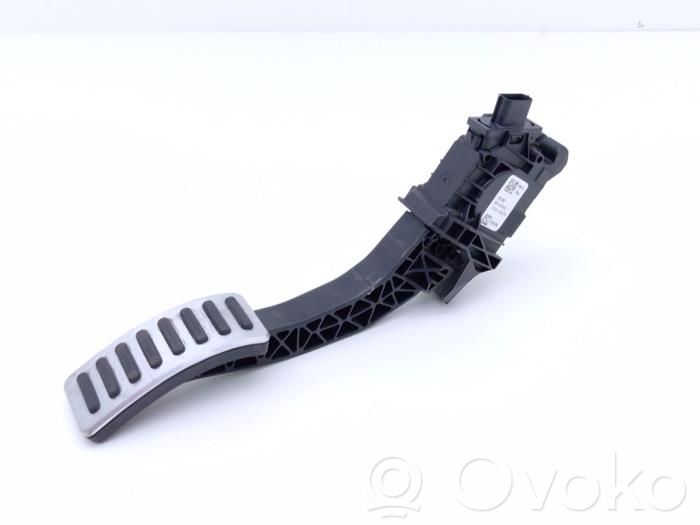 Volvo XC40 Accelerator throttle pedal 