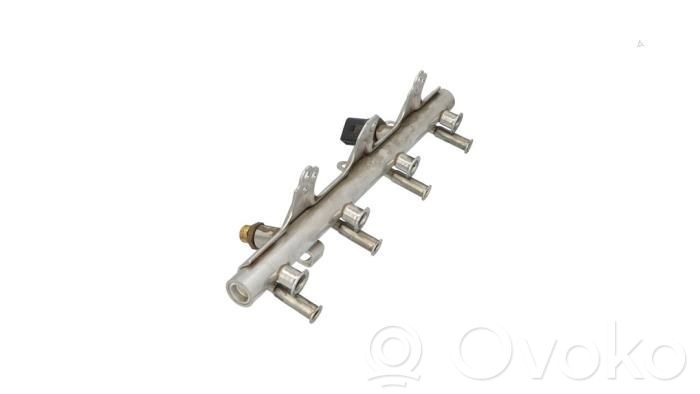 Audi A4 S4 B8 8K Linea principale tubo carburante