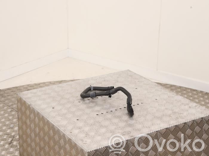 Audi Q3 F3 Conductă/furtun lichid de răcire motor 