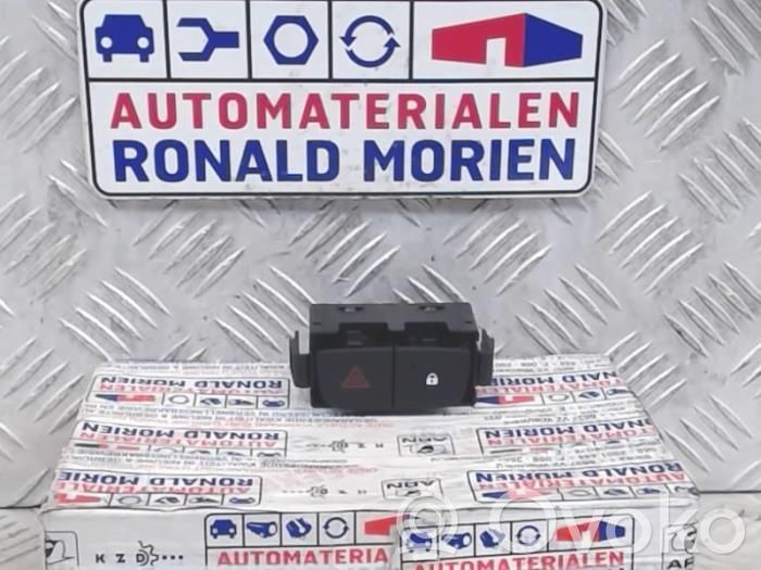 Opel Vivaro Hazard light switch 