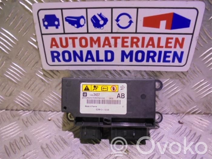 Unidad de control/módulo del Airbag   13582437,13582437