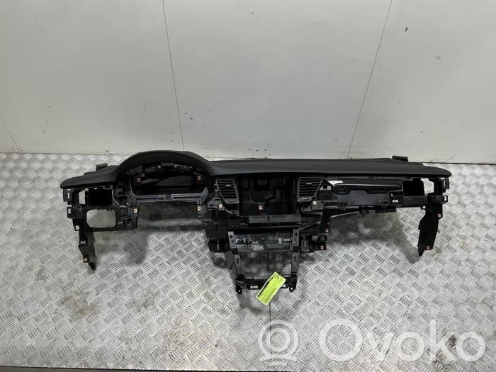 Opel Astra K Панель 