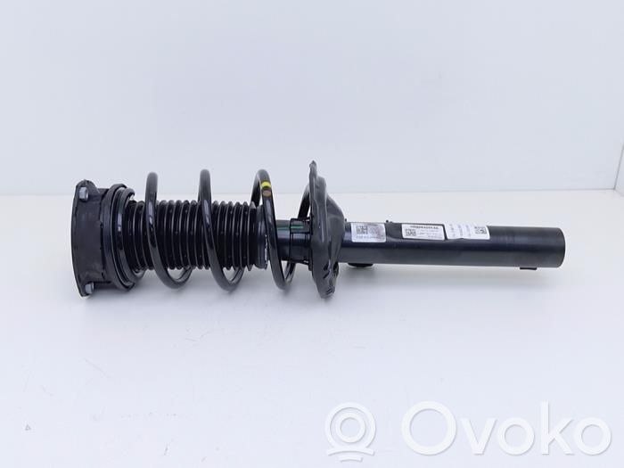 Volkswagen Golf VIII Amortyzator przedni 