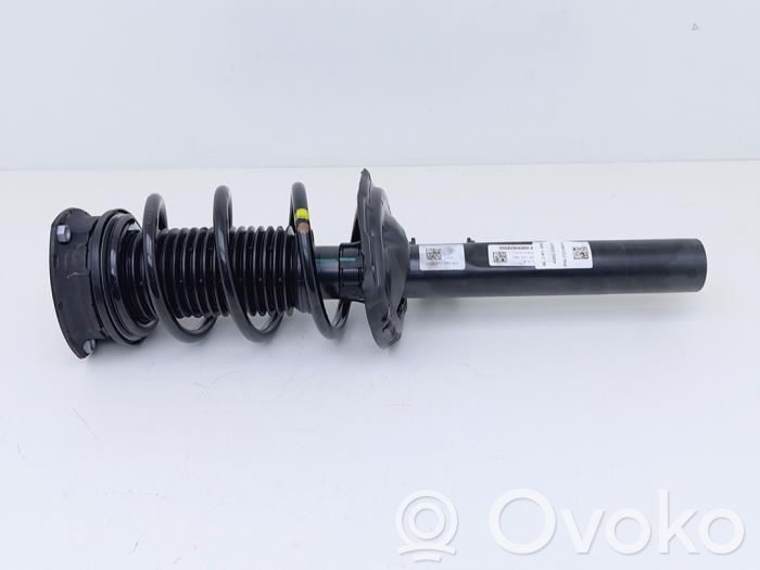 Volkswagen Golf VIII Amortyzator przedni 
