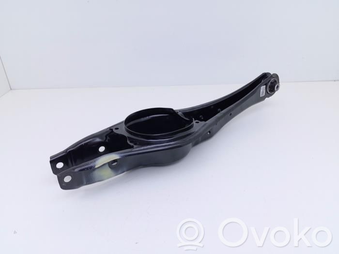 Volkswagen Golf VIII Braccio di controllo sospensione posteriore superiore/braccio oscillante