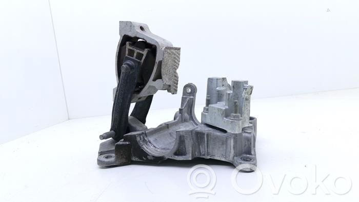 Muffler mount bracket/holder   J9C15684