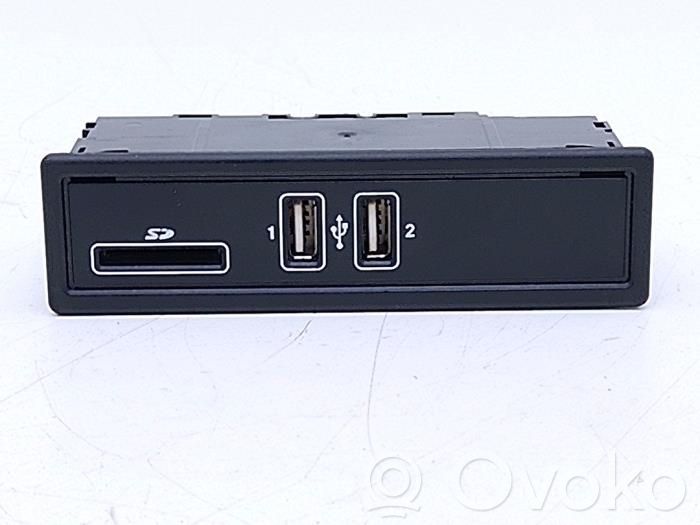 Mercedes-Benz AMG GT 4 x290 w290 Priză USB 