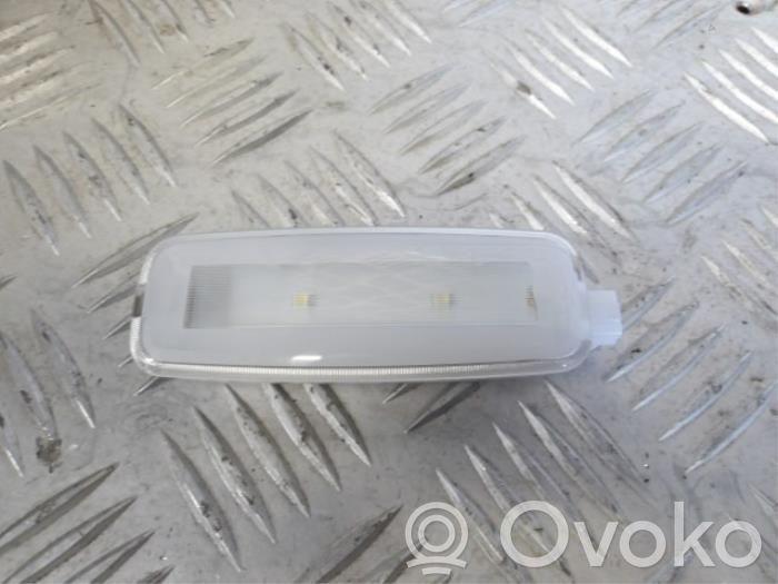 Audi A3 S3 8V Etuistuimen valo 