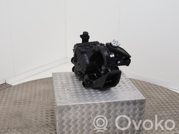 Tesla Model Y Commande de chauffage et clim 
