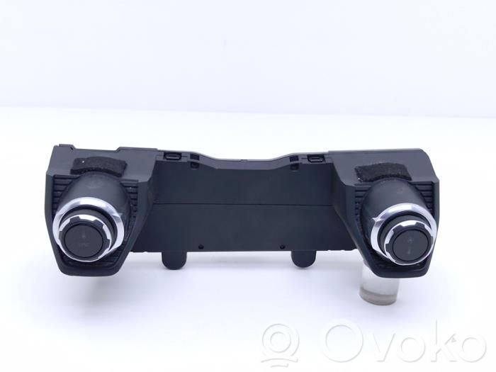 Lynk & co 01 Climate control unit 