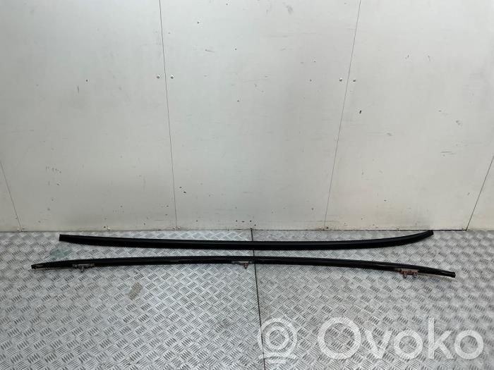 Mercedes-Benz C W206 Barra del techo 