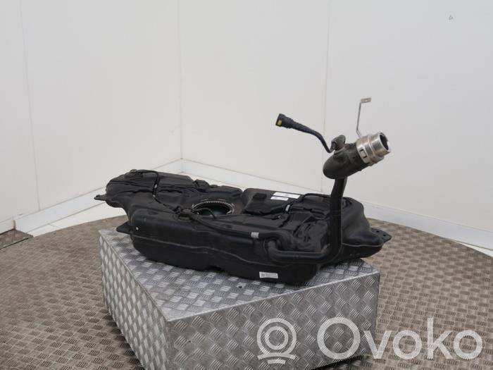 Opel Astra L Polttoainesäiliö 
