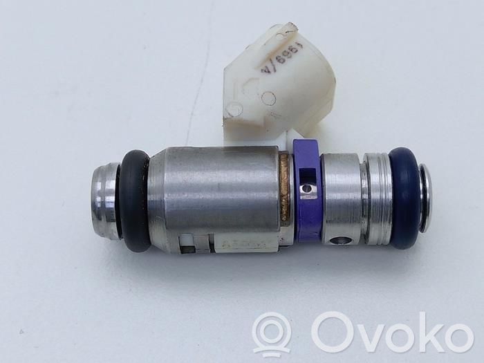 Volkswagen Polo V 6R Injector combustibil 