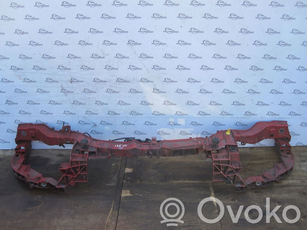 Ford Focus Radiatorių panelė 
