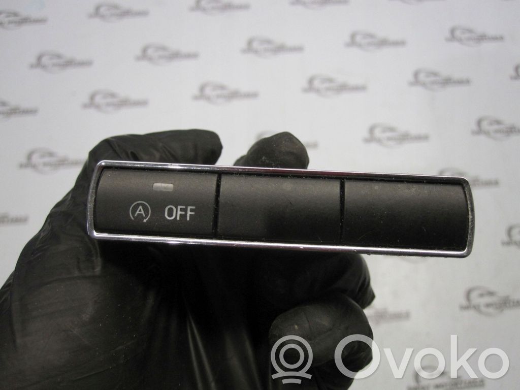 Ford Fiesta Tailgate/trunk/boot open switch 
