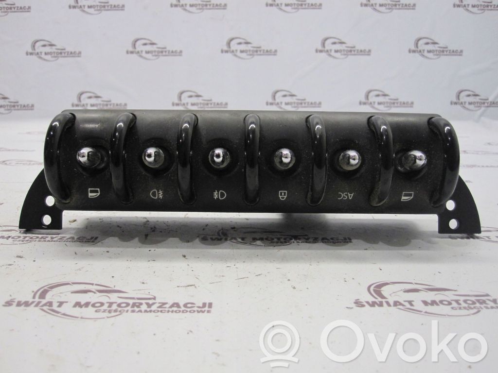 Engine head   6917993