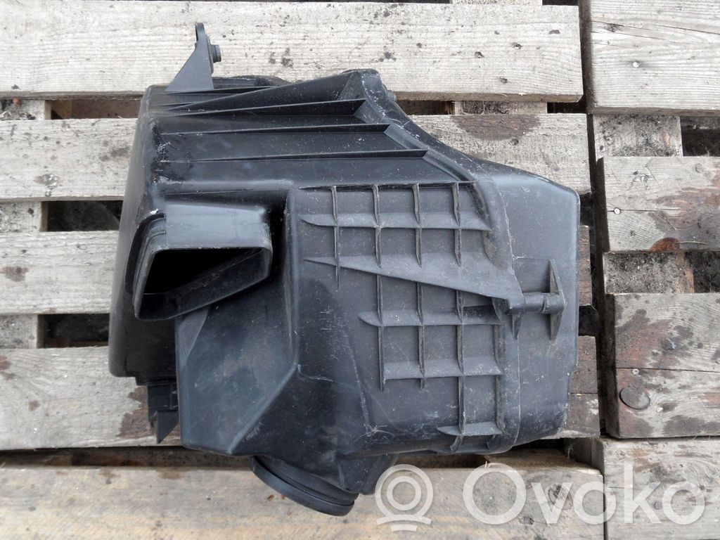BMW 1 E81 E87 Air filter box 
