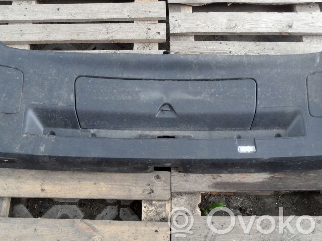 Audi Q7 4L Mască capotă portbagaj 