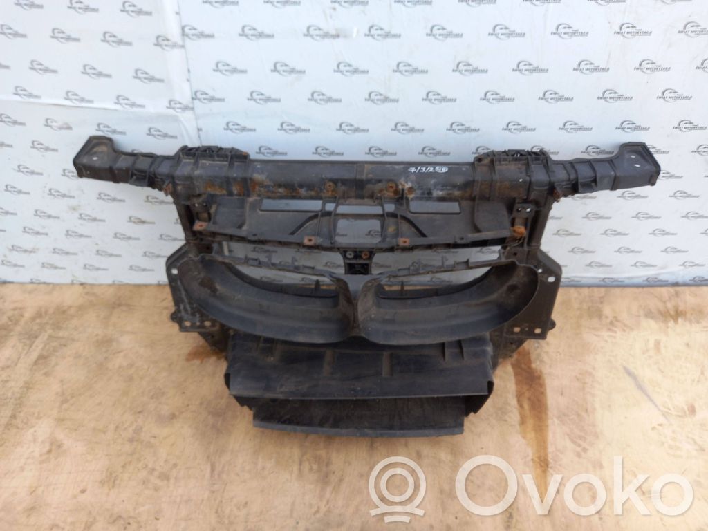 BMW 1 E81 E87 Radiatoru panelis 