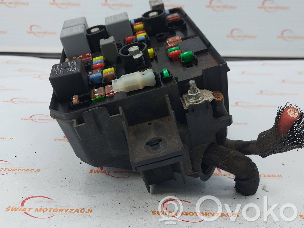 Opel Corsa E Saugiklių blokas 