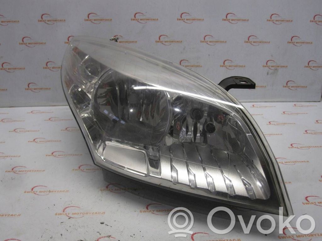 Renault Megane III Lampa przednia 