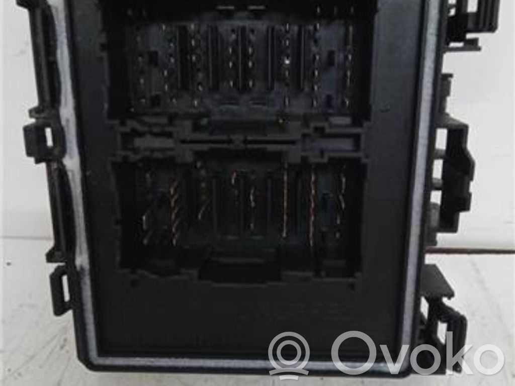 Módulo de fusible   H1BT14D068DH