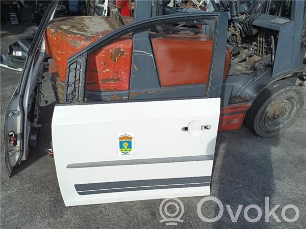 Priekinės durys   2K5831311