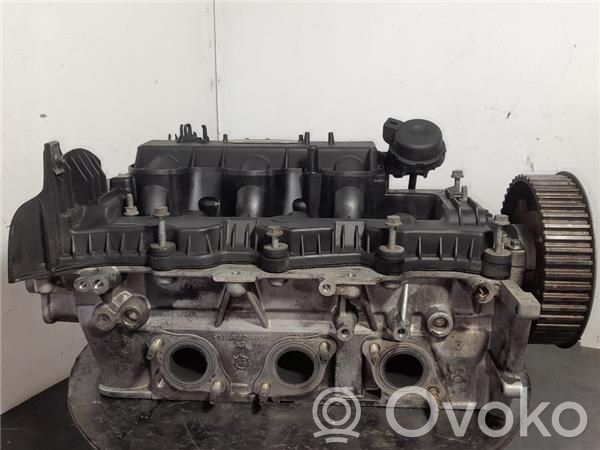 Peugeot 607 Engine head 