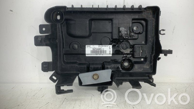 Opel Corsa D Vassoio scatola della batteria 