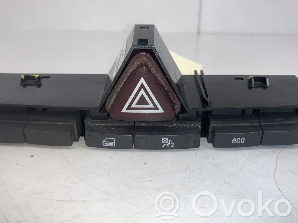 Opel Corsa D Botón interruptor de luz de peligro 