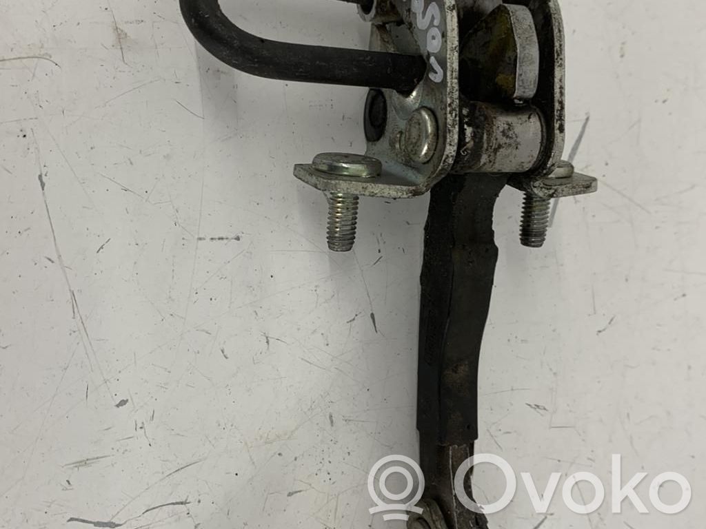 Iveco Daily 4th gen Front door upper hinge 